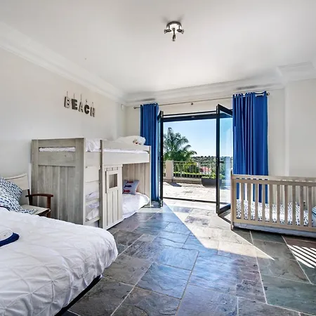 Sleeps 15 Pool Air Con Wifi Donalda