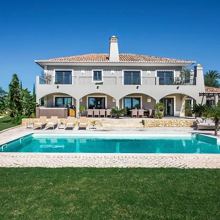 Sleeps 15 Pool Air Con Wifi *