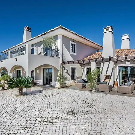 Sleeps 15 Pool Air Con Wifi