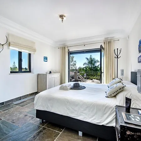 Villa Sleeps 15 Pool Air Con Wifi