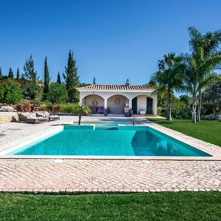 Sleeps 15 Pool Air Con Wifi *